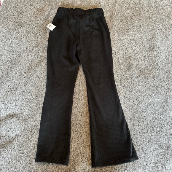๐3/$20๐ NWT Girl's Ribbed Flare Leggings size S - Picture 2 of 6